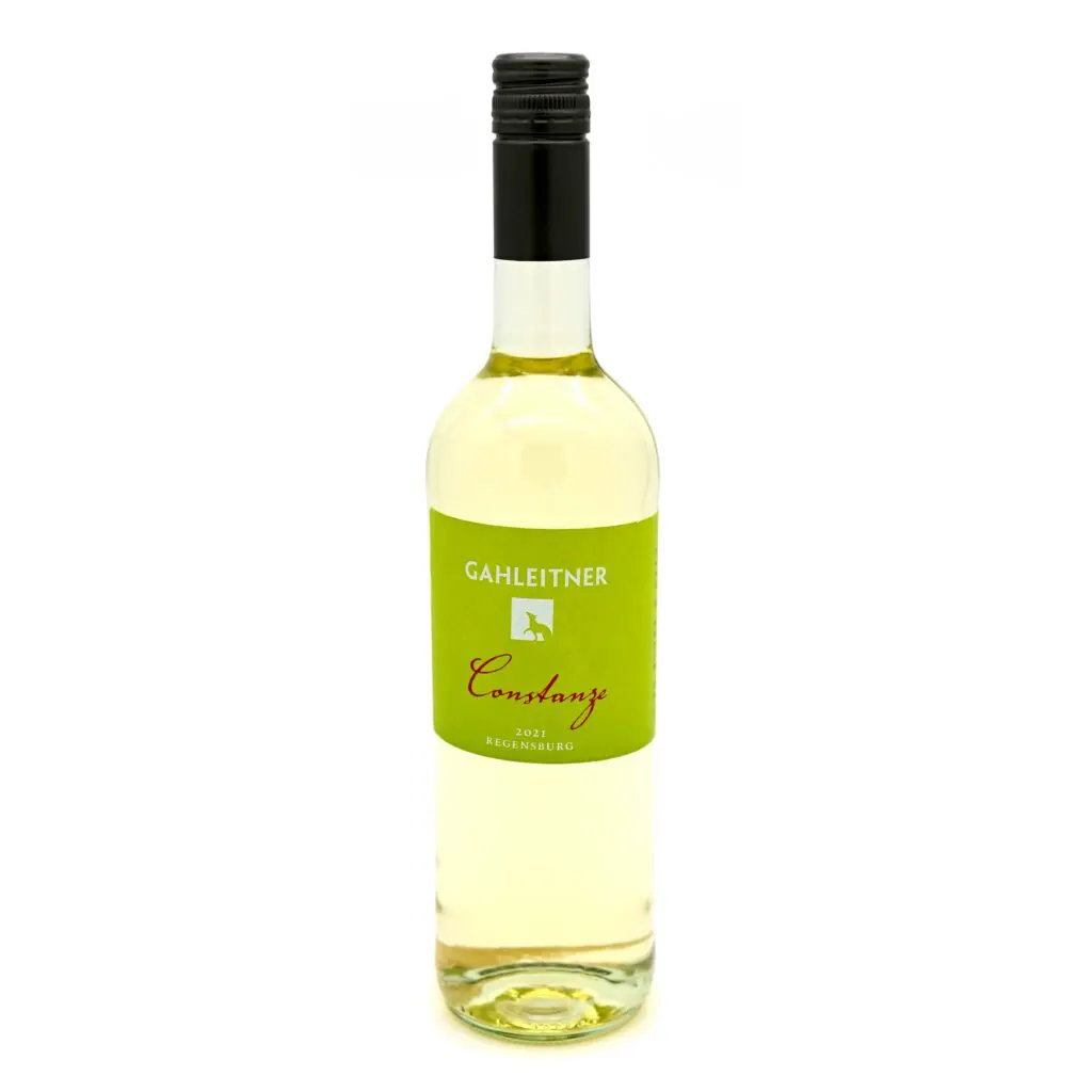 Weißwein in Glasflasche