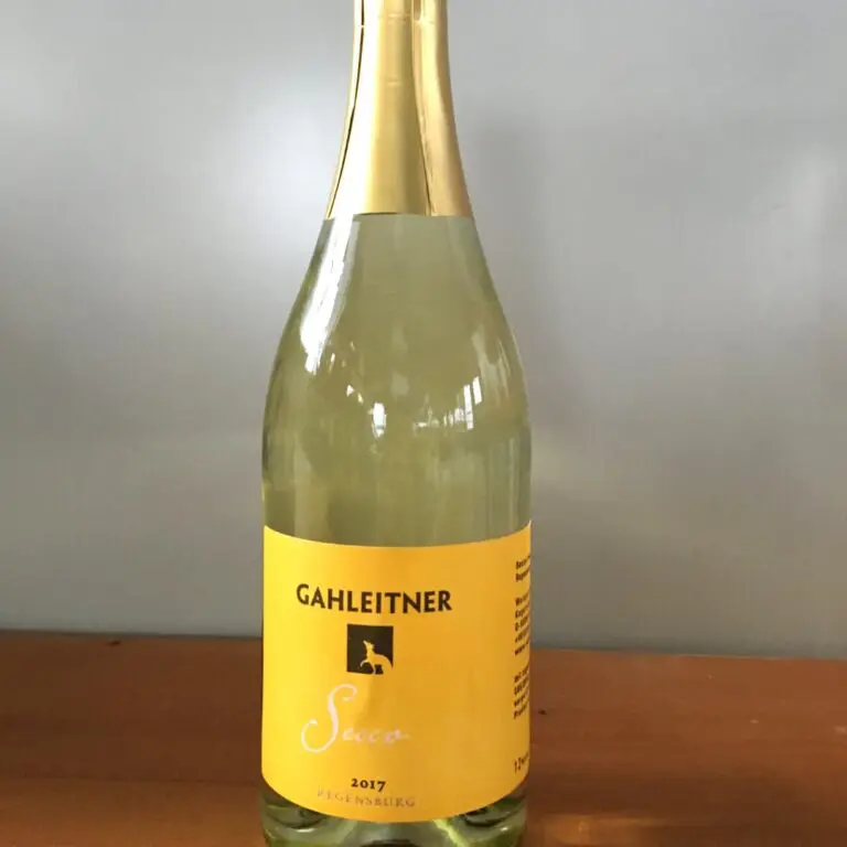 Prosecco in Goldflasche
