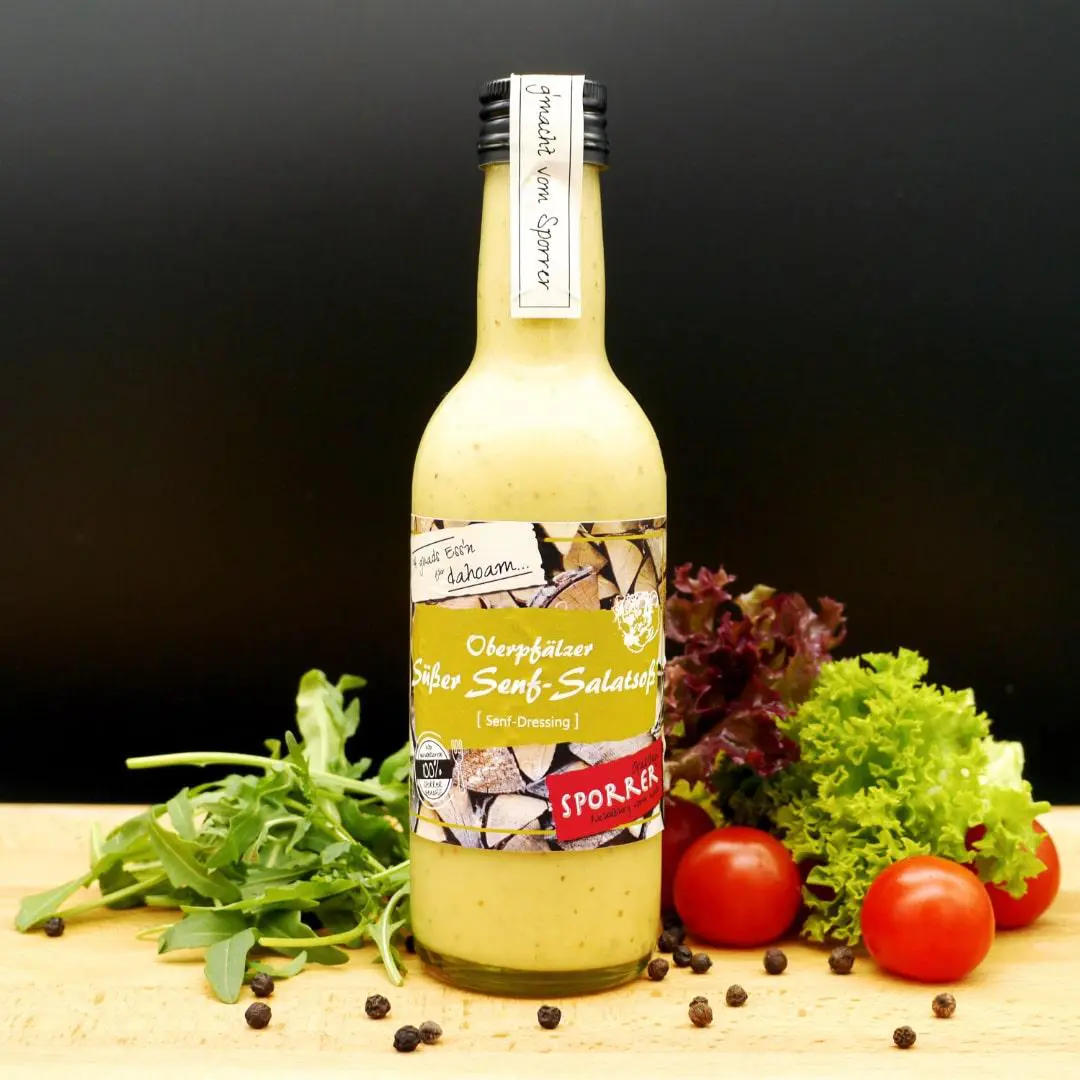 Sporrer Senf-Dressing Senfdressing in der Flasche auf Salatdeko