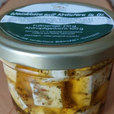 Glas Weichkäse in Öl im Schraubglas