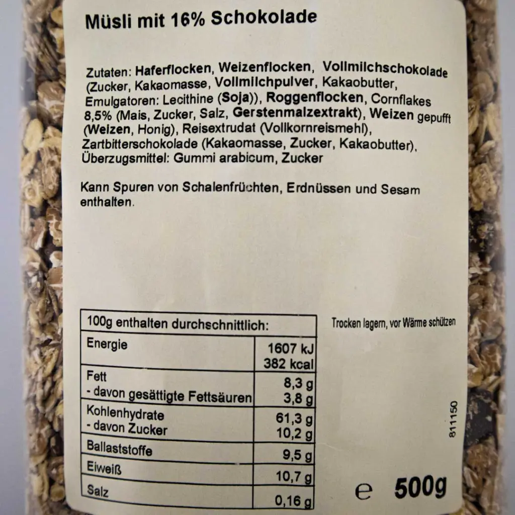 Verpackung von Müsli mit 16% Schokolade, inklusive Zutatenliste und Nährwertangaben.