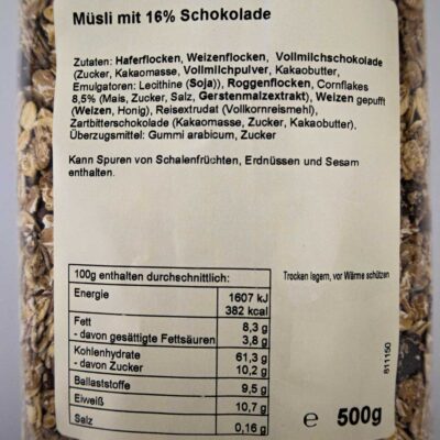Verpackung von Müsli mit 16% Schokolade, inklusive Zutatenliste und Nährwertangaben.