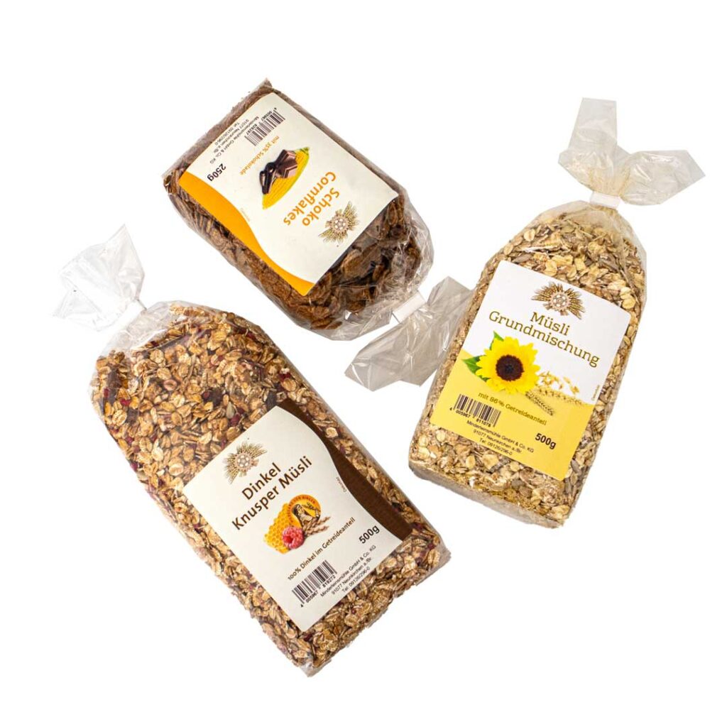 Verschiedene Müslis und Cornflakes vom Ecklmühle