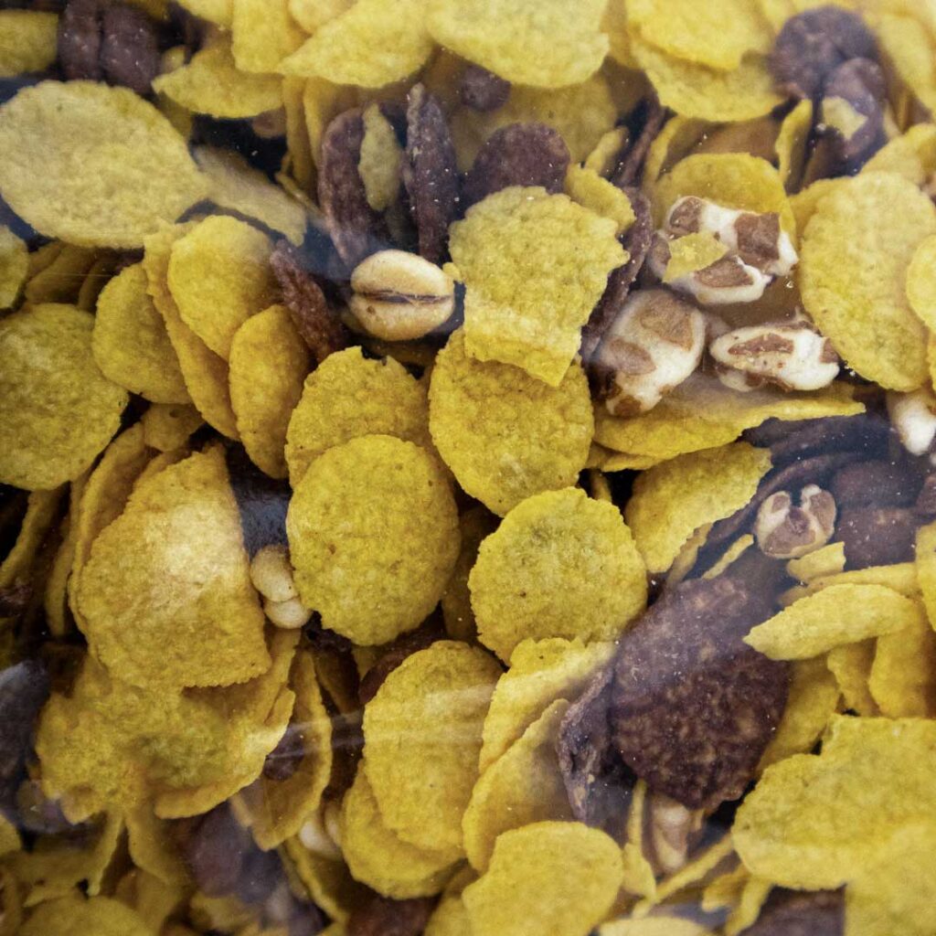 Knusper Schoko Flakes Inhalt: Cornflakes, Schokolade und Puffer