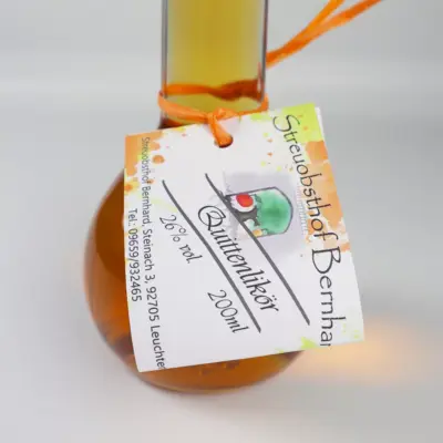 Flasche mit Quittenlikör von Streuobsthof Bernhard, 200ml, 26% vol.