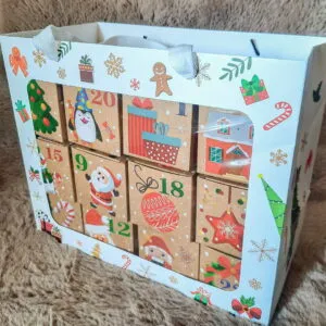 Räucher-Adventskalender in der weißen Verpackung